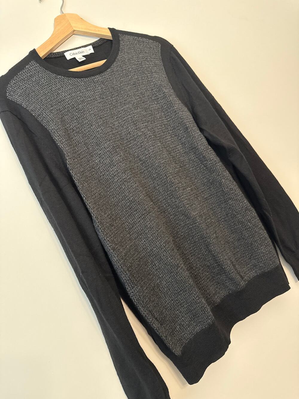 Calvin Klein Men's Colorblock Sweater – Size L